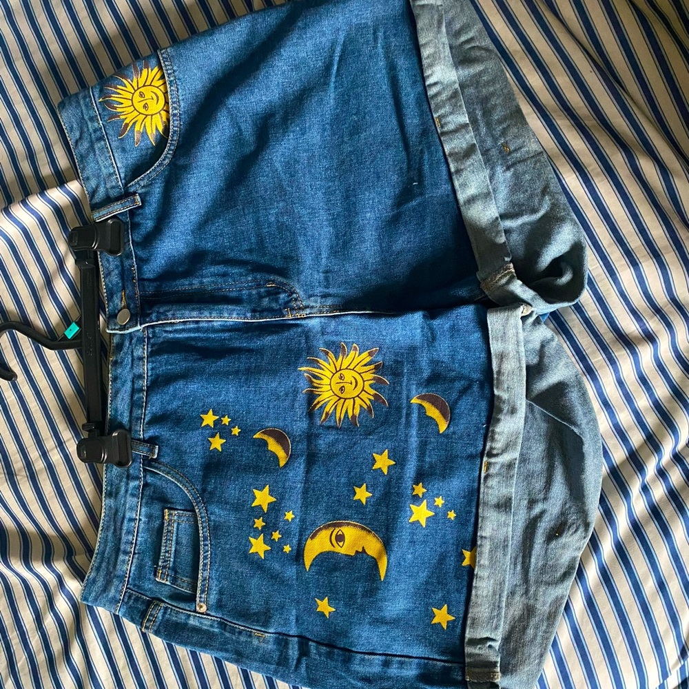 High waisted Graphic Print Denim Shorts